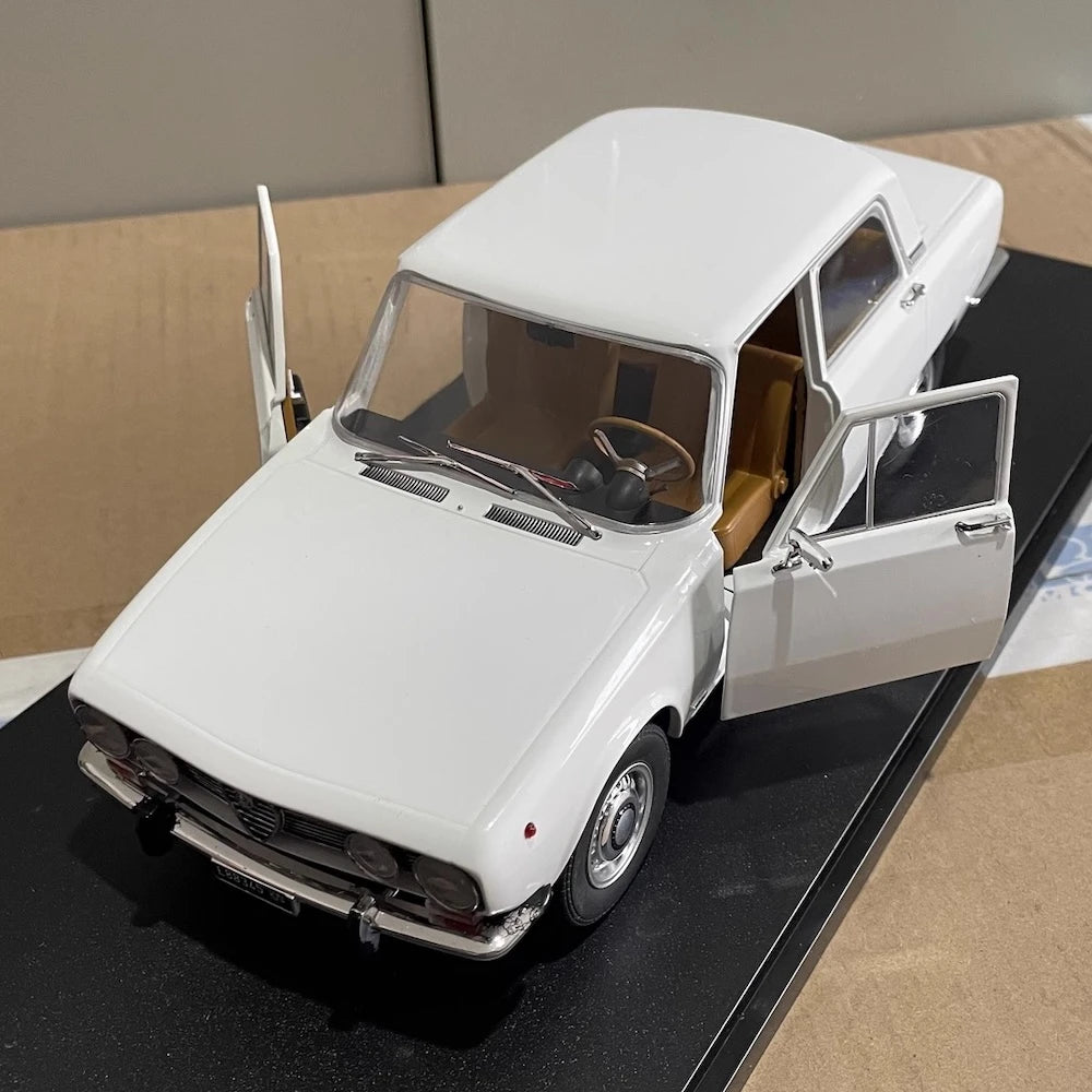 [MITICA] 1:18 Alfa Romeo 1750 Berlina White Model Car Die-Cast