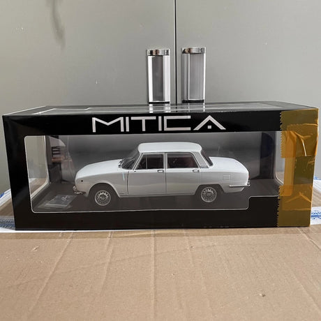 [MITICA] 1:18 Alfa Romeo 1750 Berlina White Model Car Die-Cast