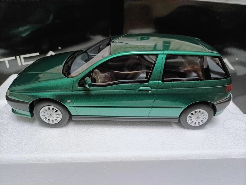 [MITICA] 1:18 Alfa Romeo 1994 145 Green Model Car Die-Cast