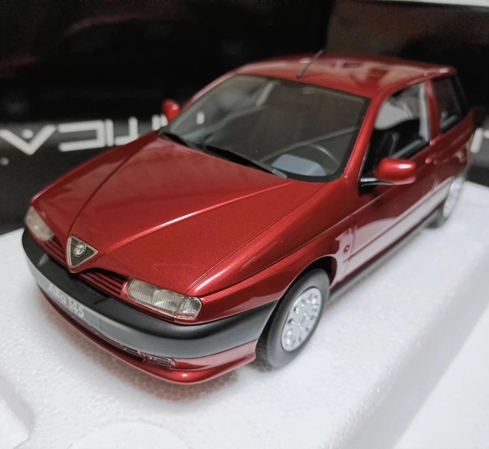 [MITICA] 1:18 Alfa Romeo 1994 145 rosso modellino di auto Die-Cast