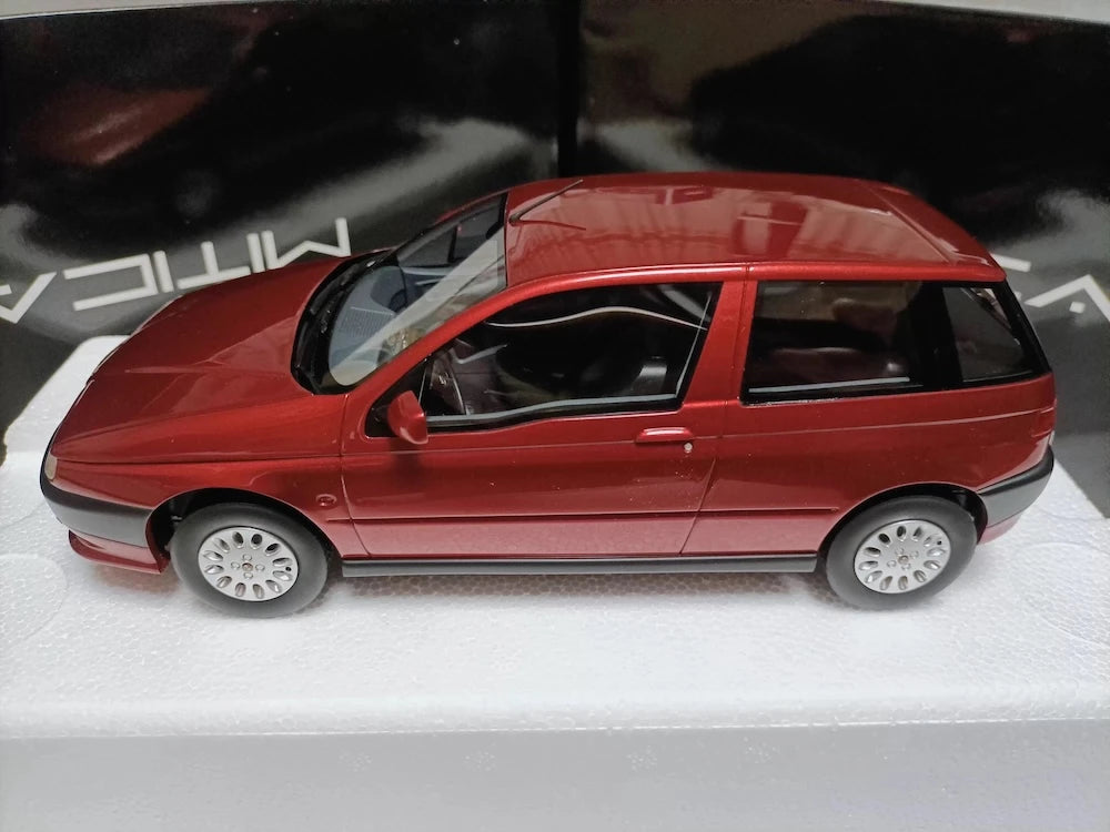 [MITICA] 1:18 Alfa Romeo 1994 145 rosso modellino di auto Die-Cast