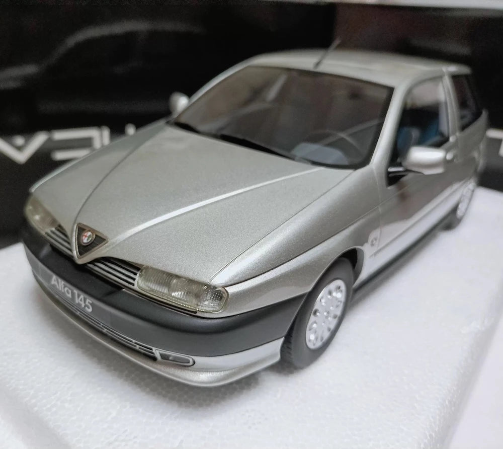 [MITICA] 1:18 Alfa Romeo 1994 145 Silver Model Car Die-Cast