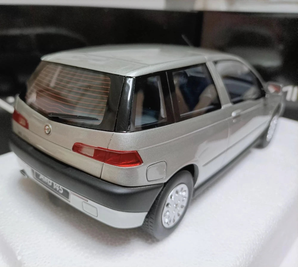 [MITICA] 1:18 Alfa Romeo 1994 145 Silver Model Car Die-Cast