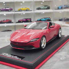 [MR Collection] 1:18 Ferrari 2023 Roma Spider rosso modellino di auto resina