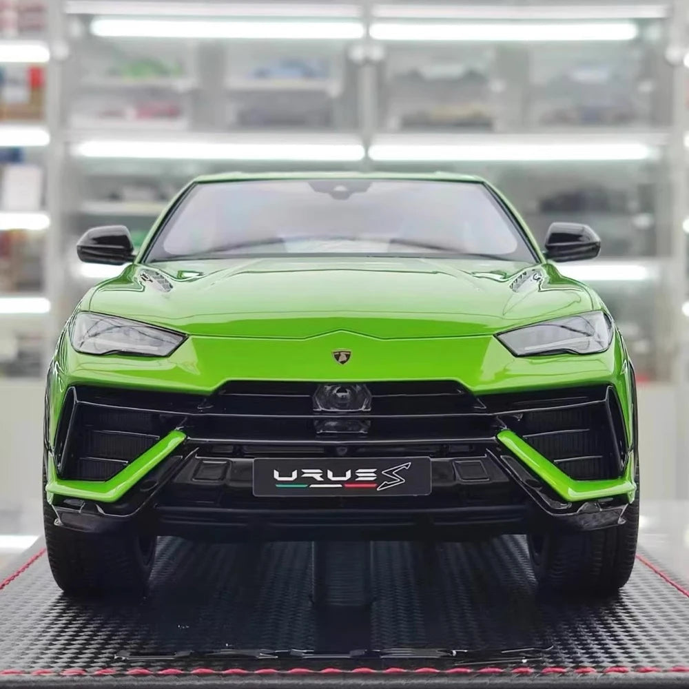 [MR Collection] 1:18 Lamborghini 2018 URUS S Green Model Car Resin