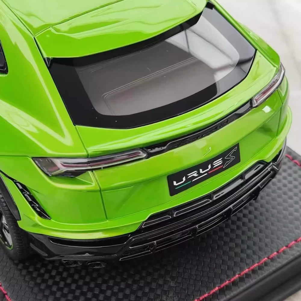 [MR Collection] 1:18 Lamborghini 2018 URUS S Green Model Car Resin