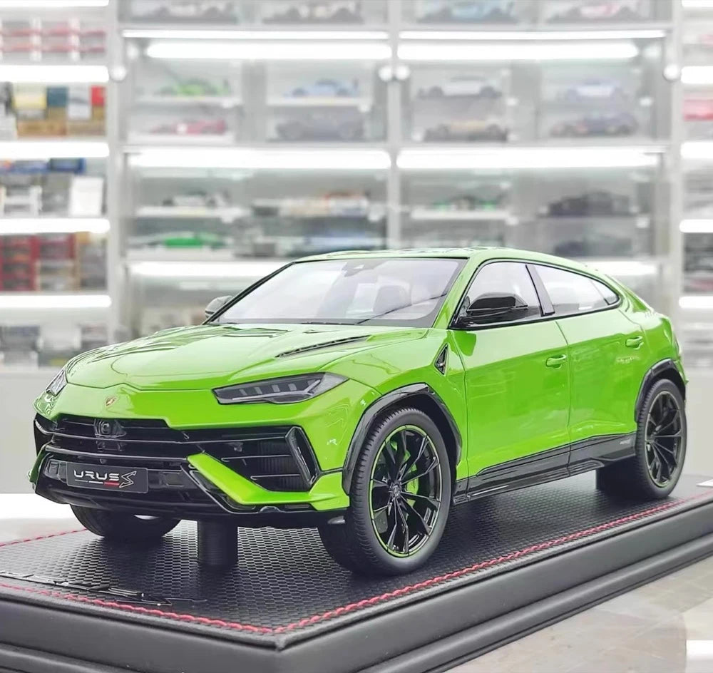 [MR Collection] 1:18 Lamborghini 2018 URUS S Green Model Car Resin