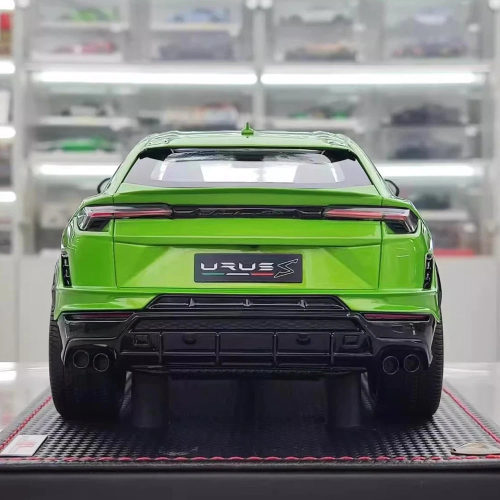 [MR Collection] 1:18 Lamborghini 2018 URUS S Green Model Car Resin