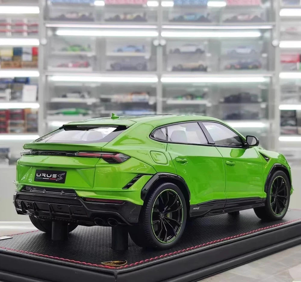 [MR Collection] 1:18 Lamborghini 2018 URUS S Green Model Car Resin
