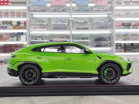 [MR Collection] 1:18 Lamborghini 2018 URUS S Green Model Car Resin