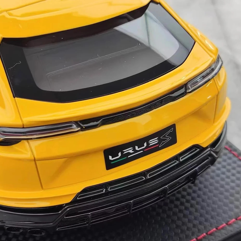 [MR Collection] 1:18 Lamborghini 2018 URUS S Yellow Model Car Resin