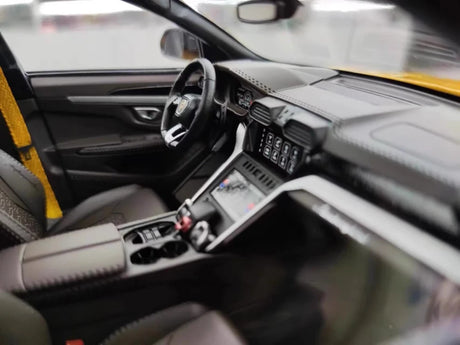 [MR Collection] 1:18 Lamborghini 2018 URUS S Yellow Model Car Resin