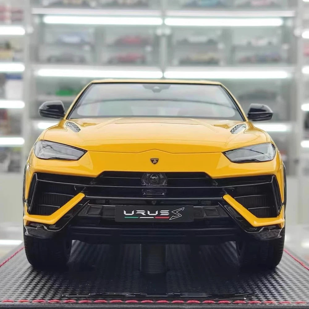 [MR Collection] 1:18 Lamborghini 2018 URUS S Yellow Model Car Resin