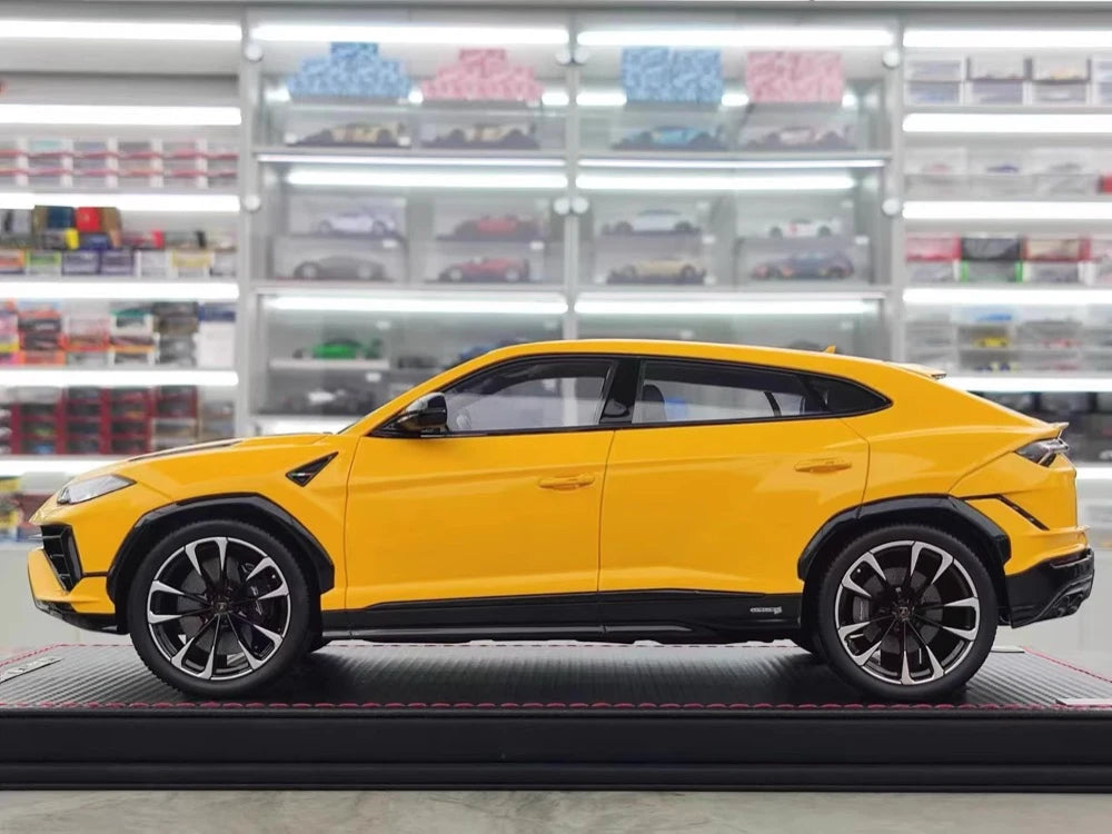 [MR Collection] 1:18 Lamborghini 2018 URUS S Yellow Model Car Resin