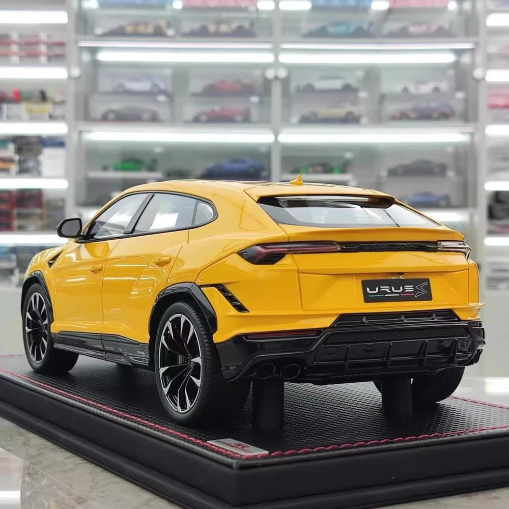 [MR Collection] 1:18 Lamborghini 2018 URUS S Yellow Model Car Resin