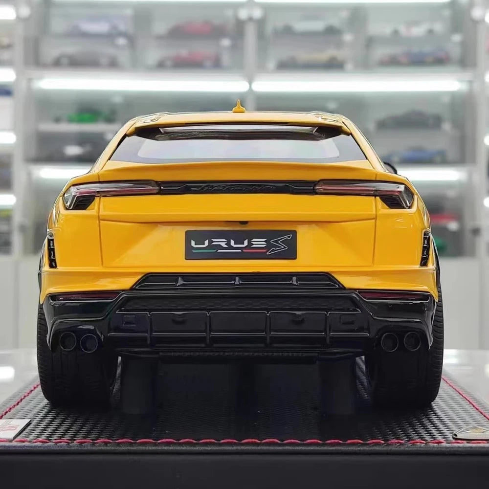 [MR Collection] 1:18 Lamborghini 2018 URUS S Yellow Model Car Resin