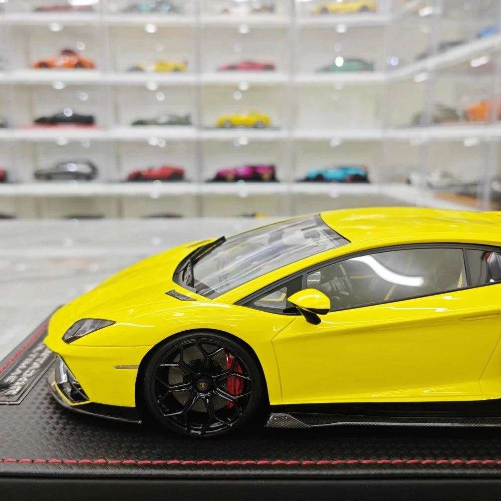 [MR Collection] 1:18 Lamborghini 2021 Aventador LP 780-4 Ultimae Yellow Model Car Resin