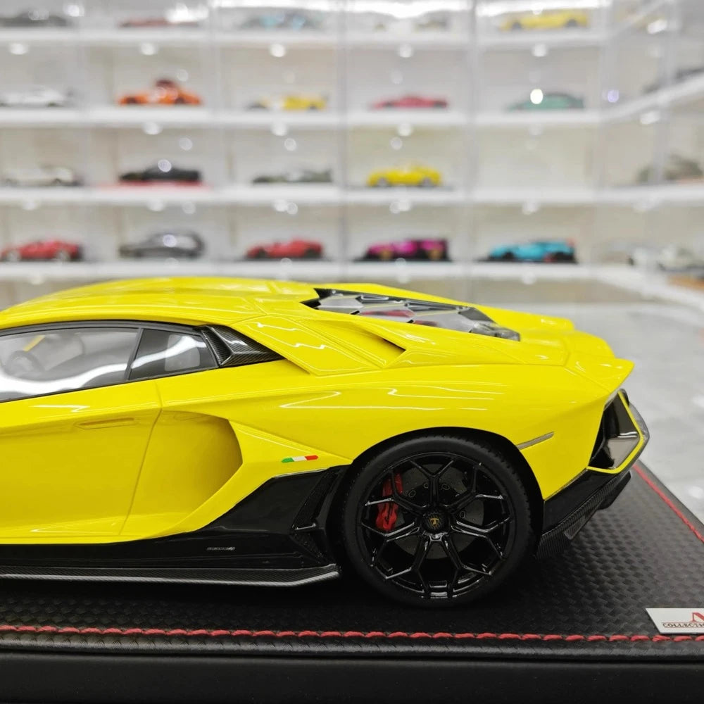 [MR Collection] 1:18 Lamborghini 2021 Aventador LP 780-4 Ultimae Yellow Model Car Resin