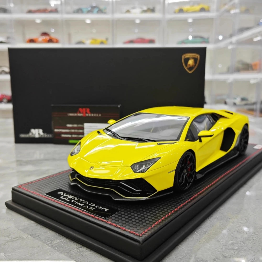 [MR Collection] 1:18 Lamborghini 2021 Aventador LP 780-4 Ultimae Yellow Model Car Resin