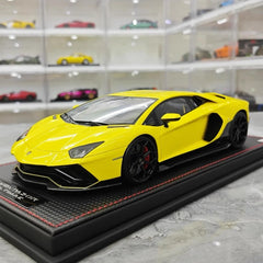 [MR Collection] 1:18 Lamborghini 2021 Aventador LP 780-4 Ultimae Yellow Model Car Resin