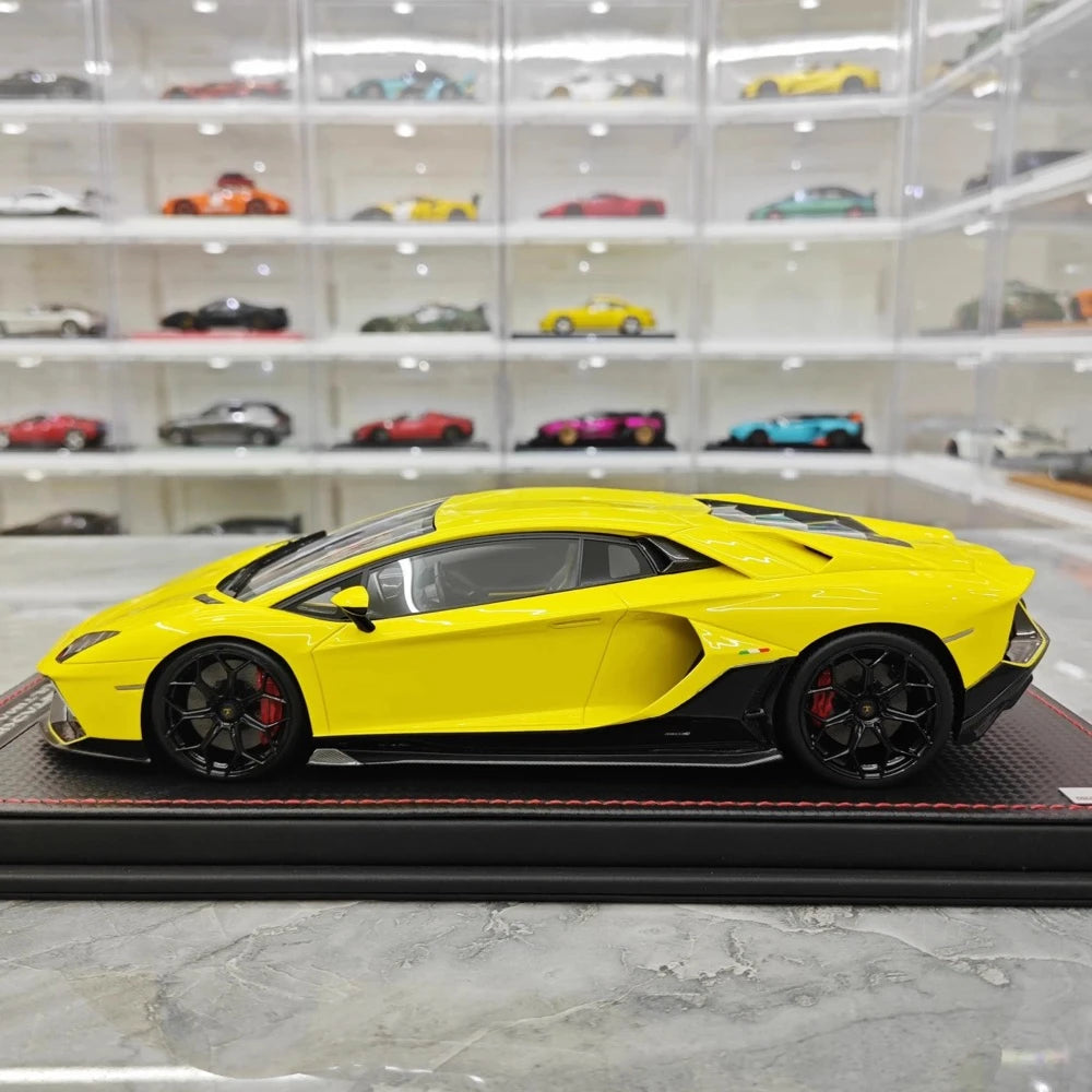 [MR Collection] 1:18 Lamborghini 2021 Aventador LP 780-4 Ultimae Yellow Model Car Resin