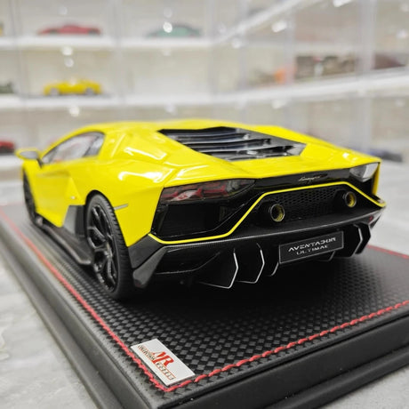 [MR Collection] 1:18 Lamborghini 2021 Aventador LP 780-4 Ultimae Yellow Model Car Resin