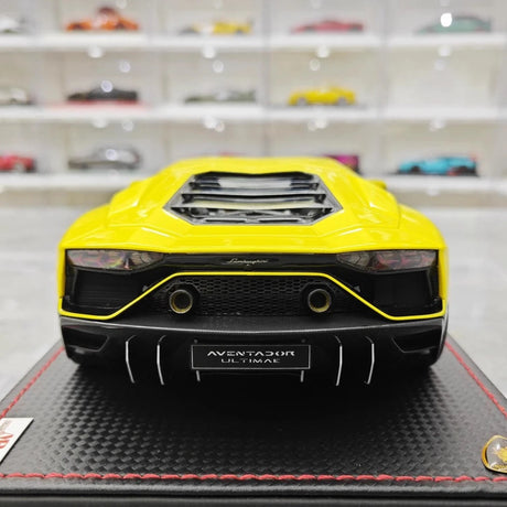 [MR Collection] 1:18 Lamborghini 2021 Aventador LP 780-4 Ultimae Yellow Model Car Resin