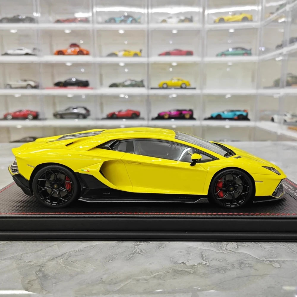 [MR Collection] 1:18 Lamborghini 2021 Aventador LP 780-4 Ultimae Yellow Model Car Resin