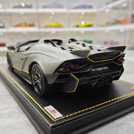 [MR Collection] 1:18 Lamborghini 2023 Autentica Roadster Green Model Car Resin