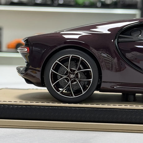 MR Kokoelma Bugatti 2016 Chiron Purple 1:18 – keräilyhartsimallihartsi (MR Collection)