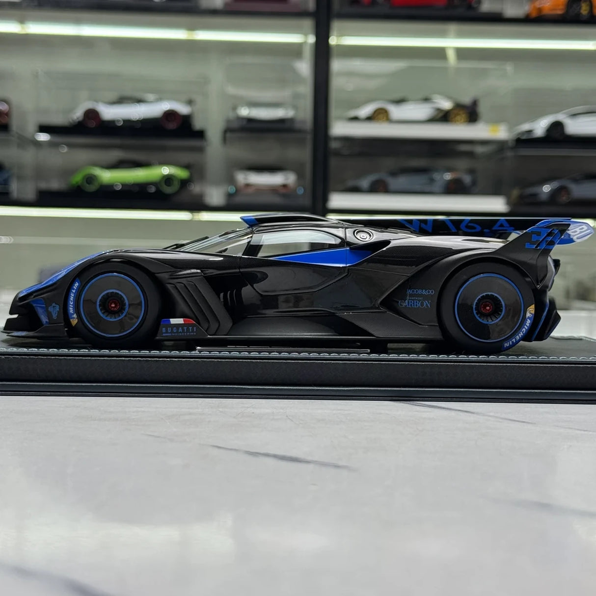 MR Kokoelma Bugatti 2021 Bolide Blue 1:18 – keräiltävä hartsimallihartsi (MR Collection)