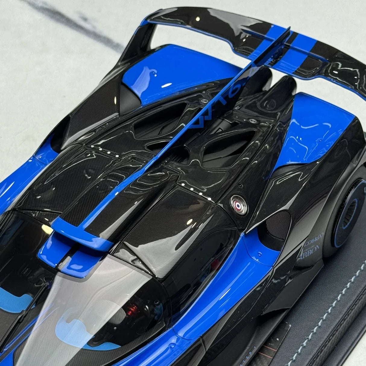 MR Kokoelma Bugatti 2021 Bolide Blue 1:18 – keräiltävä hartsimallihartsi (MR Collection)