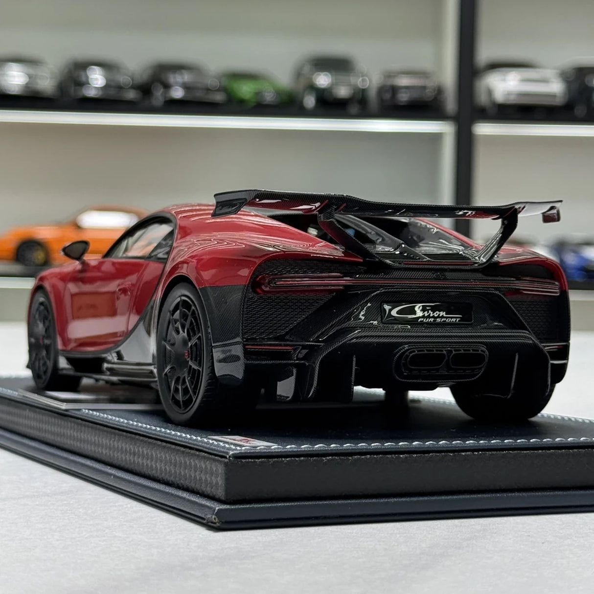 MR Collection Bugatti 2020 Chiron Pur Sport rood 1:18 – Collectible resin Model resin