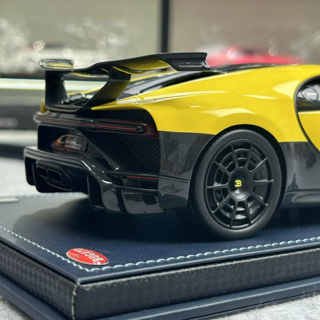 MR Collection Bugatti 2020 Chiron Pur Sport Yellow 1:18 – keräilyhartsimalli hartsi