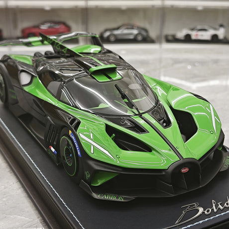 MR Collection Bugatti 2021 Bolide Green 1:18 – samlarobjekt resinmodellresin