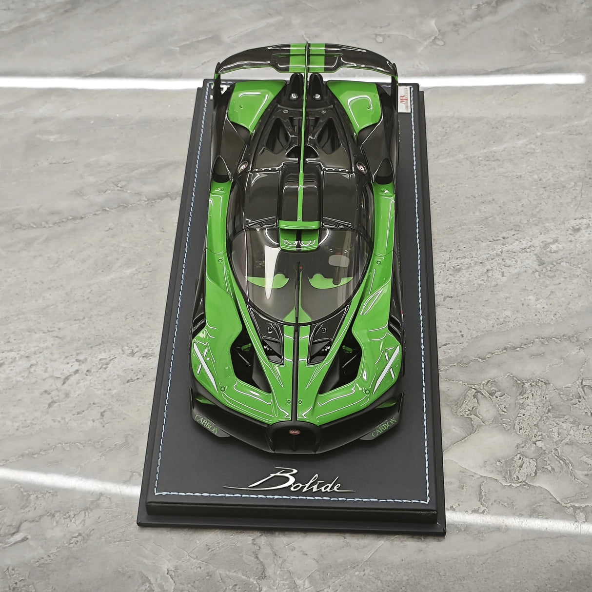 MR Collection Bugatti 2021 Bolide Green 1:18 – samlarobjekt resinmodellresin