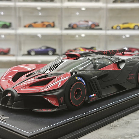 MR Kollektion Bugatti 2021 Bolide Red 1:18 – Samlarobjekt resinmodellresin (MR Collection)