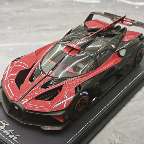 MR Kollektion Bugatti 2021 Bolide Red 1:18 – Samlarobjekt resinmodellresin (MR Collection)