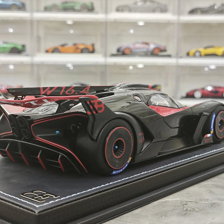 MR Kollektion Bugatti 2021 Bolide Red 1:18 – Samlarobjekt resinmodellresin (MR Collection)