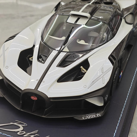 MR Collezione Bugatti 2021 Bolide White 1:18 – Resina modello in resina collezionabile (MR Collection)