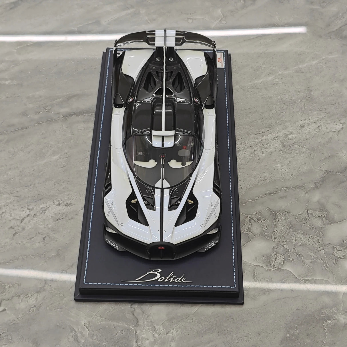 MR Collezione Bugatti 2021 Bolide White 1:18 – Resina modello in resina collezionabile (MR Collection)