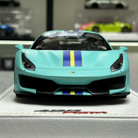MR Collezione Ferrari 2018 488 Pista Matte Tiffany Blue Racing Stripe 1:18 – Modello in resina collezionabile (MR Collection)