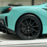MR Colección Ferrari 2018 488 Pista Matte Tiffany Blue Racing Stripe 1:18 – Resina de Colección de Modelos de Resina (MR Collection)