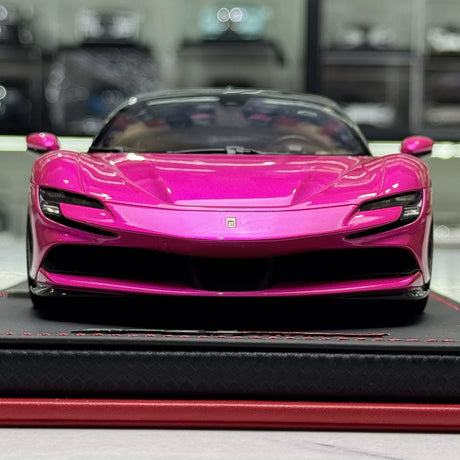MR Collezione Ferrari 2019 SF90 Stradale Pink 1:18 – Resina modello in resina collezionabile (MR Collection)