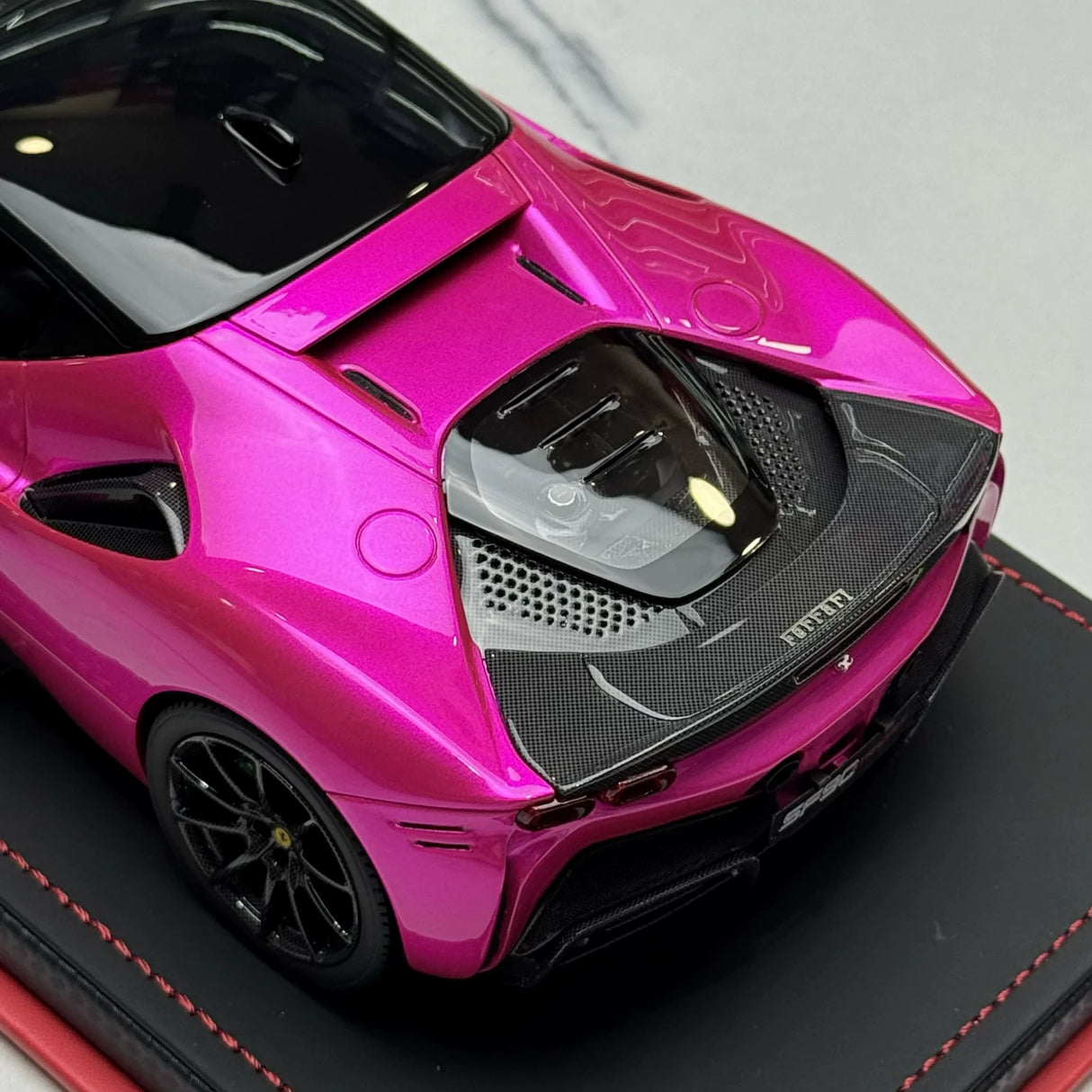MR Collezione Ferrari 2019 SF90 Stradale Pink 1:18 – Resina modello in resina collezionabile (MR Collection)