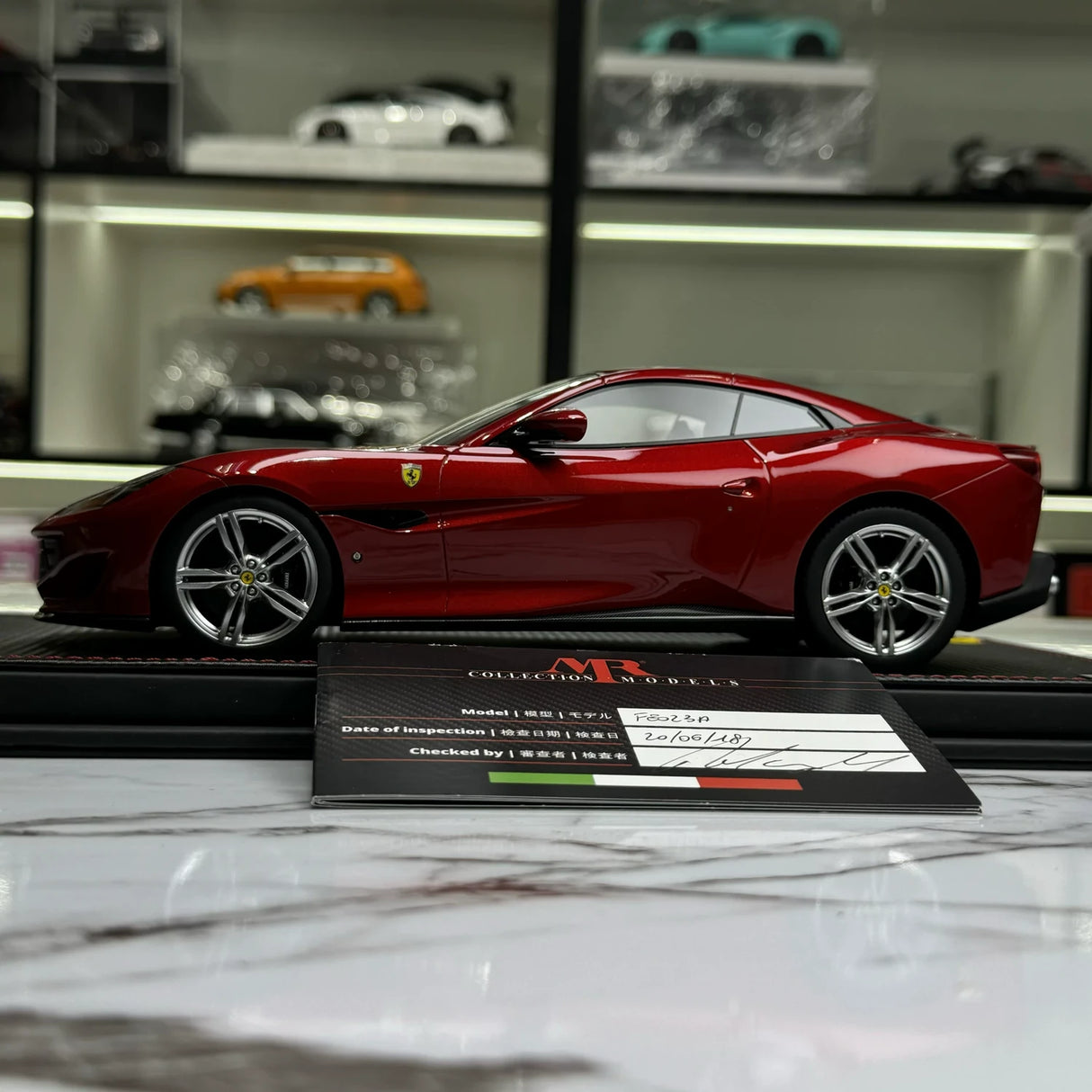 MR Kollektion Ferrari 2021 Portofino M Closed Roof Rosso Corsa 1:18 – Sammelobjekt-Resin-Modellharz (MR Collection)