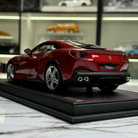 MR Collezione Ferrari 2021 Portofino M con tetto chiuso Rosso Corsa 1:18 – Modello in resina collezionabile (MR Collection)