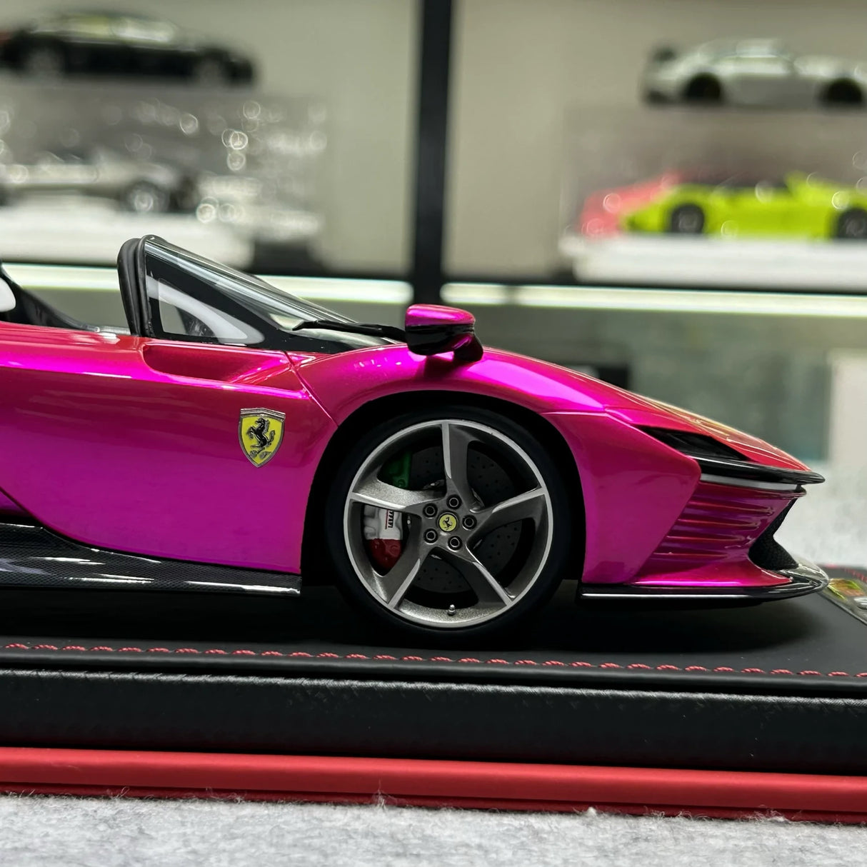 MR Kollektion Ferrari 2022 Daytona SP3 Pink 1:18 – Sammelobjekt-Resin-Modellharz (MR Collection)