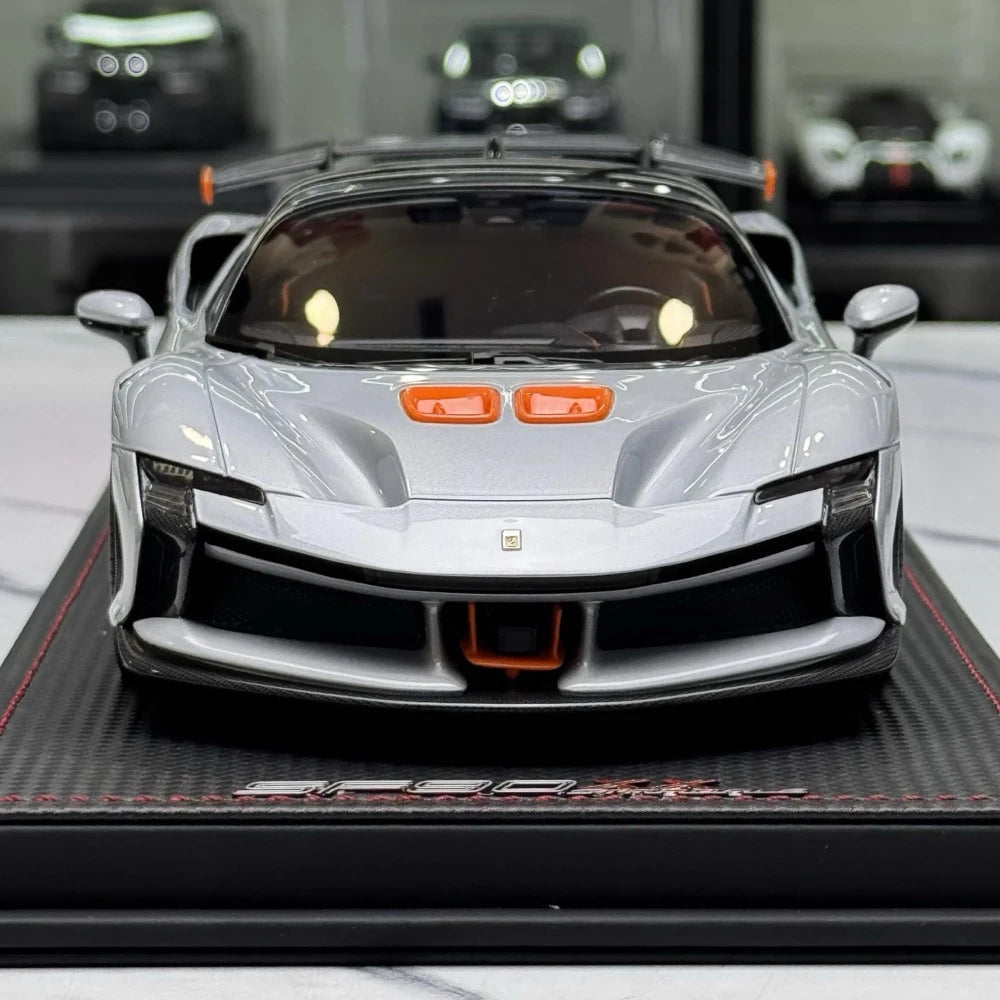 [MR Collection] 1:18 Ferrari 2023 SF90 XX Stradale Silver Model Car Resin