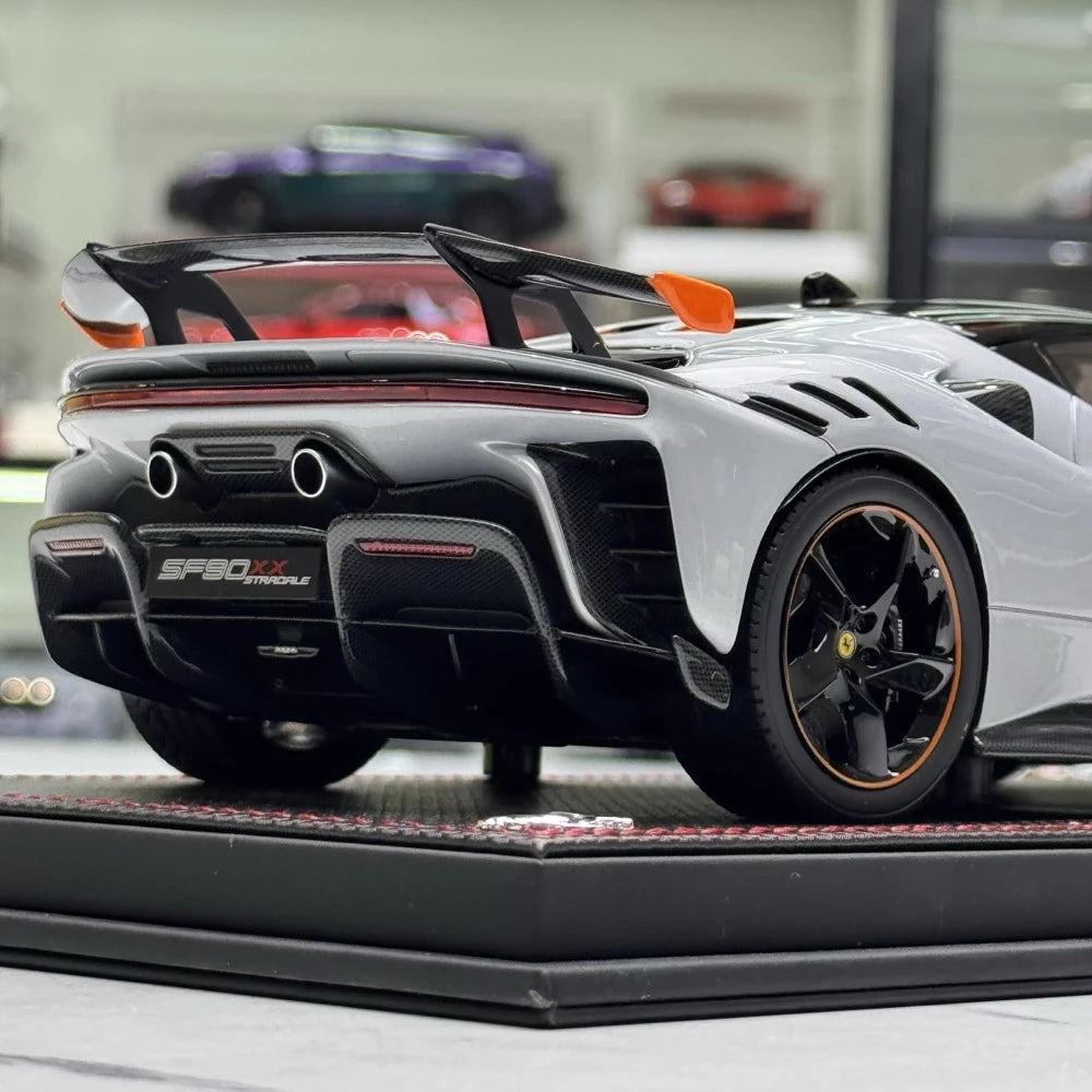 [MR Collection] 1:18 Ferrari 2023 SF90 XX Stradale Silver Model Car Resin
